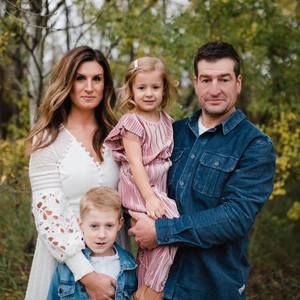 Meet your Posher, Lara